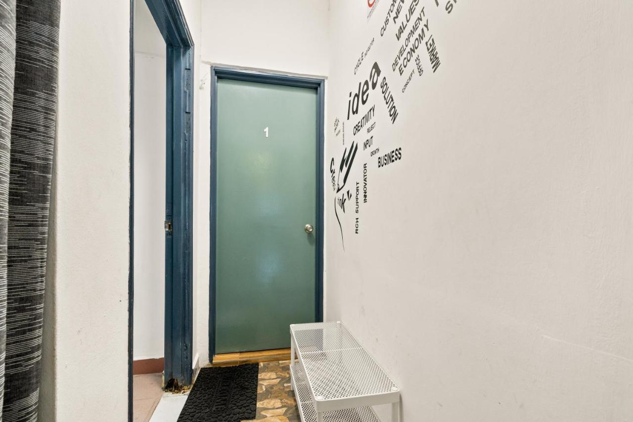 Superheroes Hideout Bukit Bintang - 13 Pax Apartment