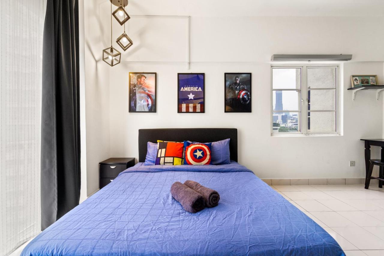 Superheroes Hideout Bukit Bintang - 13 Pax * Kuala Lumpur