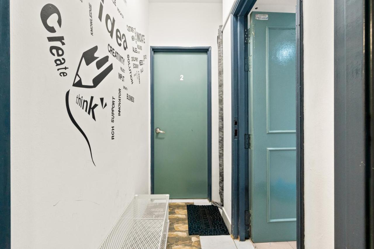 Apartment Superheroes Hideout Bukit Bintang - 13 Pax Kuala Lumpur